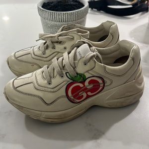 Gucci size 33 kids
